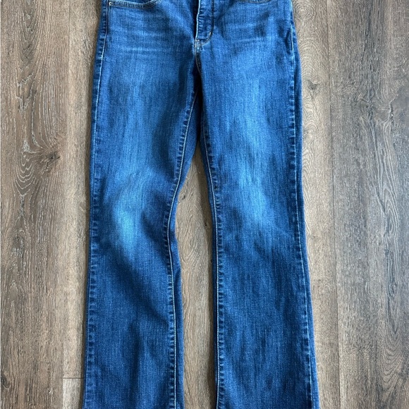 Levi’s Jeans. 315 Shaping Bootcut. Women’s size 29. Great used condition! - Picture 2 of 9